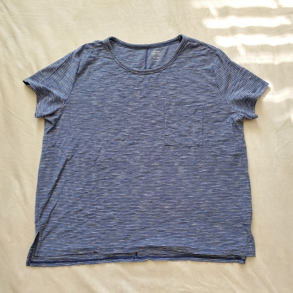 Old Navy boyfriend pocket t